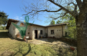 Affascinante casale in pietra (TARANO 269)